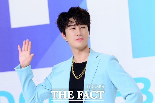 산이는 가정폭력, 살인사건을 SNS에서 언급했다. /더팩트DB