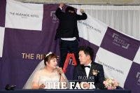[TF사진관] 홍윤화-김민기, '결혼식 기자회견도 해프닝 가득!'