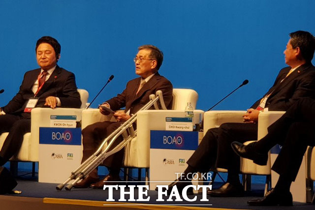 권오현 삼성전자 회장이 개방적이고 혁신적인 아시아를 주제로 연설을 하고 있다. /장충동=이성락 기자