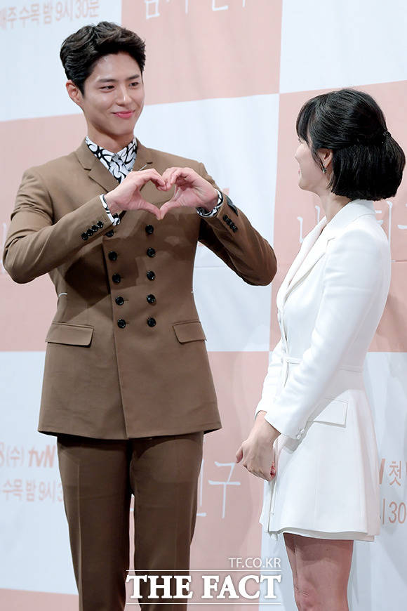 배우 박보검(좌)이 tvN 새드라마 남자친구에서 열연을 펼칠 예정이다. / 더팩트DB