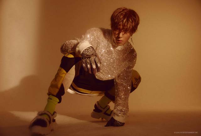 송민호의 첫 솔로정규 앨범 XX의 타이틀곡 아낙네가 다수의 음원차트에서 1위를 차지했다. /YG엔터테인먼트 제공