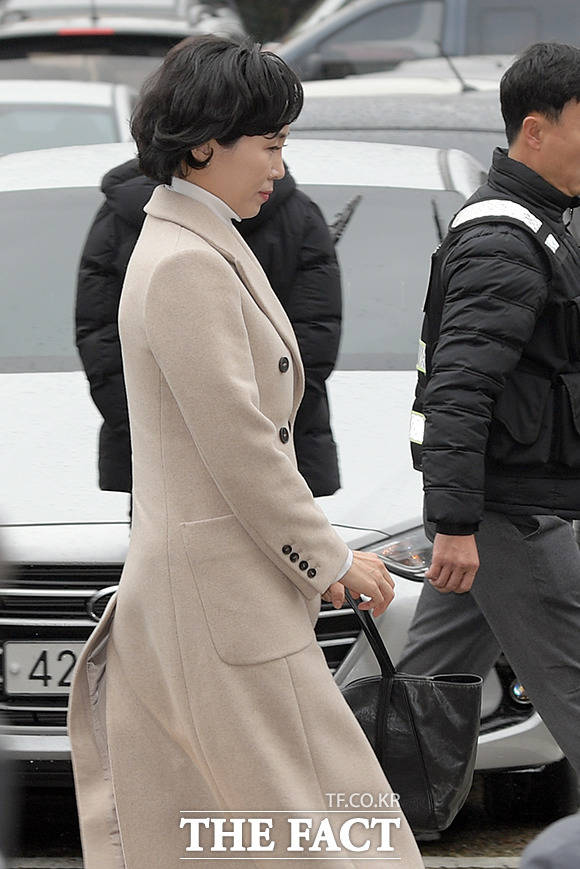 검찰에 출석한 이재명 경기도지사의 부인 김혜경 씨