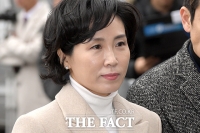 [TF포토] 이재명 지사 부인 김혜경 씨, '덤덤한 표정으로 검찰 출석'
