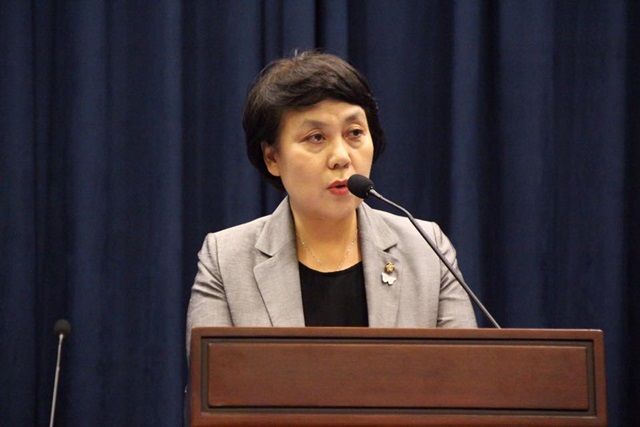 정춘숙 더불어민주당 의원은 친밀한 관계에 의한 폭력은 기본적인 통계 조차 없다며 체계적인 시스템 구축이 필요하다고 강조했다.  /페이스북