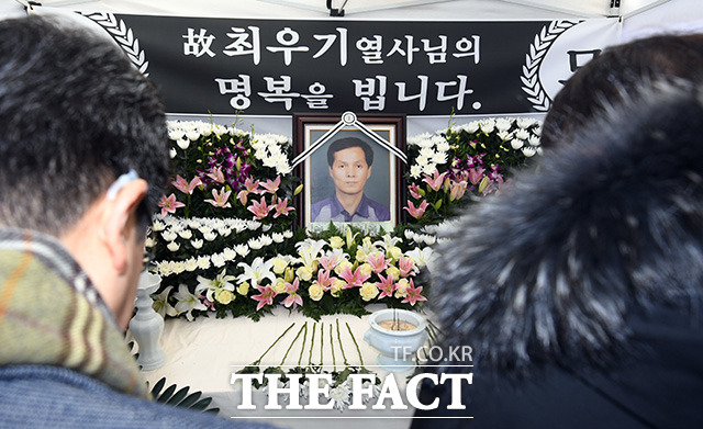 지난 10일 카풀을 반대하는 택시기사가 분신해 숨지는 일이 벌어지면서 논란이 더욱 커지자 카카오모빌리티가 카풀 서비스를 연기했다. /임영무 기자