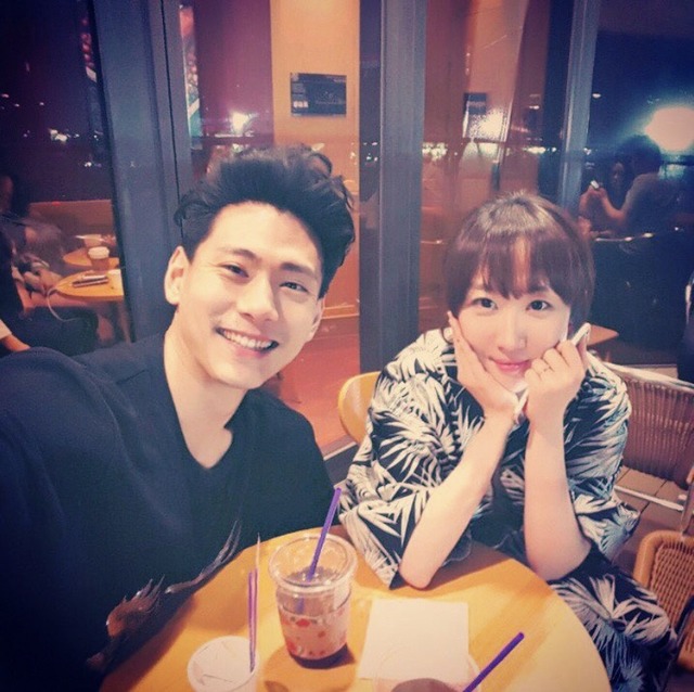 지난해 5월, 레토를 촬영하러 러시아로 떠나기 전 배우 유태오. 당시 레토의 성공을 기원하며 티타임을 가졌다. /성지연 기자