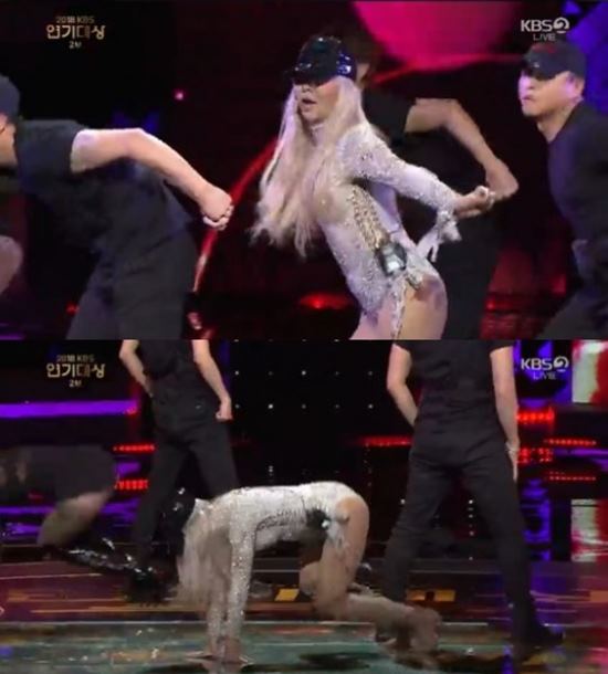 가수 효린은 지난해 12월 31일 열린 2018 KBS 연기대상에서 파격적인 무대를 펼쳤다. /2018 KBS 연기대상 방송 캡처