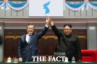  [TF초점] 文대통령·김정은, 모두 신년사에 '평화' 담았다