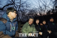  '기해년' 새해 첫날 文대통령, 의인 6명과 남산 올라 해맞이