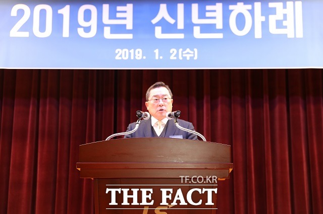 구자열 LS그룹 회장이 2일 그룹 임직원들에게 보내는 신녀사를 통해 새해 최우선 경영 실천 과제로 실행력 강화와 환경 변화에 대한 대응력, 디지털 가속화를 제시했다. /LS그룹 제공