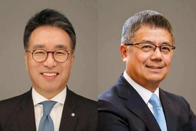 서명석(왼쪽)·황훼이청 유안타증권 대표는 2일 신년사를 통해 올해 한 단계 진화하기 위해 진화의 DNA를 내재화해야 한다고 밝혔다. /유안타증권 제공