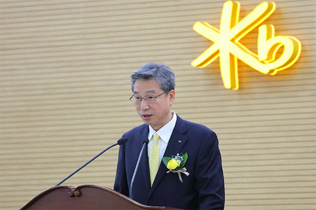 허인 국민은행장(사진)이 2019년 국민은행 시무식에서 신년사를 발표하고 있다. /국민은행 제공