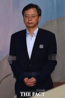  우병우, 구속기한 만료로 384일 만에 석방