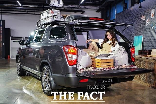 렉스턴 스포츠 칸은 기존 렉스턴 스포츠 대비 24.8% 늘어난 용량의 데크가 적용, 중량 기준으로 75% 증대된 최대 700kg까지 적재할 수 있다.