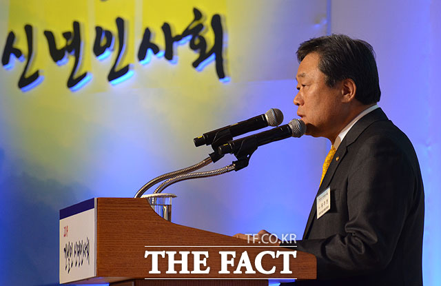 유주현 대한건설단체총연합회 회장이 4일 서울 소공동 롯데호텔에서 열린 2019 건설인 신년인사회에서 신년사를 하고 있다. /을지로=장병문 기자