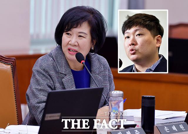 손혜원 더불어민주당 의원이 SNS에 올렸다가 곧 삭제한 청와대 외압 폭로 신재민 전 사무관 비난글이 논란이다. /이덕인 기자