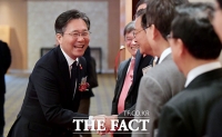 [TF포토] '석유화학업계 신년인사회' 참석한 성윤모 산업부 장관