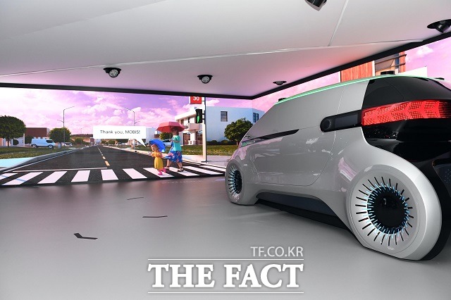 현대모비스가 9일 미국 라스베이거스에서 열리고 있는 소비자 가전전시회 CES 2019에서 미래 도심 자율주행 콘셉트 엠비전을 공개했다고 밝혔다. /현대모비스 제공