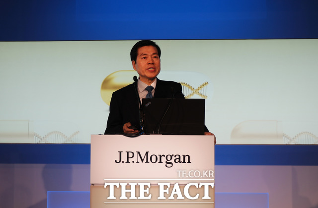 1월 9일 샌프란시스코 현지에서 개최된 JP모건 헬스케어 컨퍼런스에서 삼성바이오로직스 김태한 사장이 글로벌투자자들을 상대로 발표하고 있는 모습이다. /삼성바이오로직스 제공