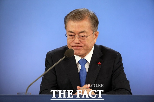 문재인 대통령이 10일 청와대 영빈관에서 열린  2019 문재인 대통령 신년기자회견에서 논란이 된 김태우·신재민 등과 관련해 과거 정부처럼 권력형 비리 크게 발생하지 않았다고 강조했다. /뉴시스