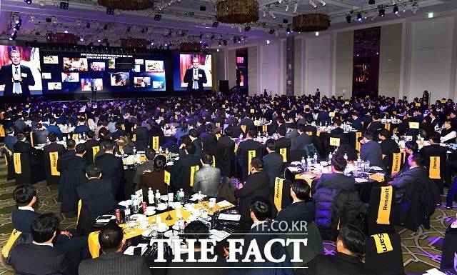 르노삼성자동차가 9일 인천시 파라다이스 시티 호텔에서 임직원 및 협력사 약 800명을 초청해 2019 네트워크 컨벤션 행사를 개최했다. /르노삼성자동차 제공