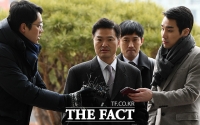 [TF포토] '청와대 특감반 의혹 제기'…참고인 출석하는 김태우 수사관