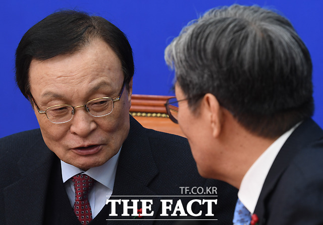 이해찬 대표의 '모처럼 환한 미소'