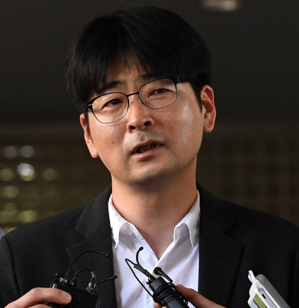 탁현민 사표 제출 과거에도 사직 의사를 밝힌 바 있는 탁현민 청와대 의전비서관실 선임행정관이 지난 7일 사표를 제출한 것으로 뒤늦게 확인됐다./남윤호 기자