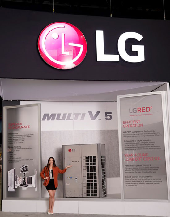 LG전자 모델이 높은 성능과 에너지 효율을 갖춘 LG전자 시스템 에어컨 멀티브이 5세대 제품을 소개하고 있다. /LG전자 제공