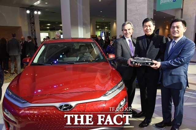 코나는 유틸리티 부문 후보에 오른 아큐라 RDX, 재규어 I-페이스 등 경쟁차를 제치고 ‘북미 올해의 차’에 뽑혔다. /현대차 제공