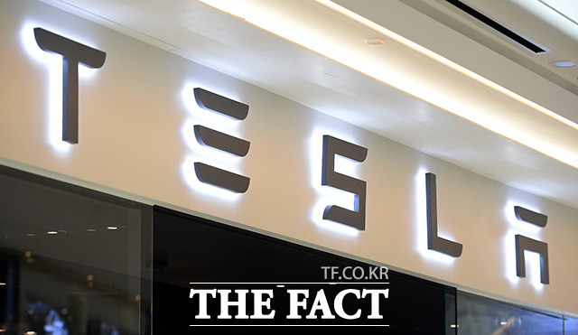미국 전기차 회사 테슬라(Tesla)가 풀타임 직원의 약 7%를 감원하기로 했다. /더팩트 DB