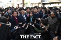  [TF현장] 목포 찾은 한국당… 주민들 '워매 손혜원이한테 고맙구먼'