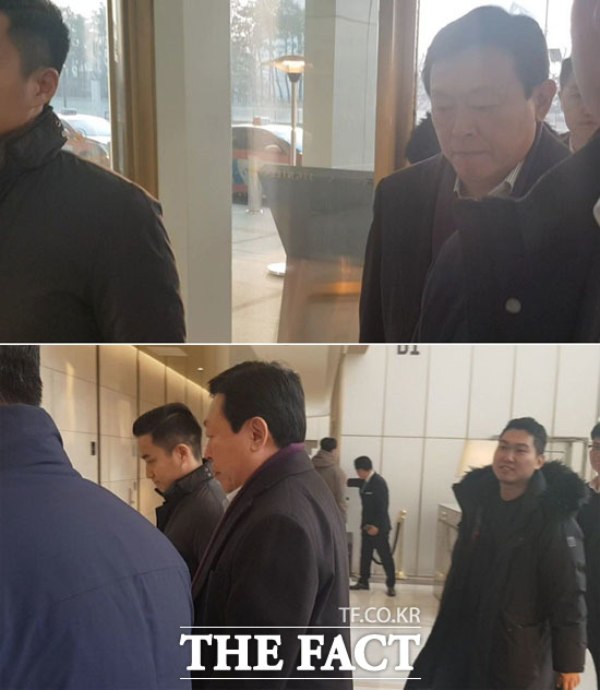 신동빈 롯데그룹 회장이 23일 오전 9시쯤 서울 잠실 롯데월드타워로 출근하고 있다. /롯데월드타워=이성락 기자