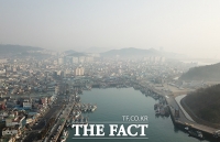 [TF포토] 미세먼지와 안개로 가득한 목포의 아침