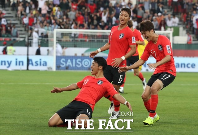 케이토토는 오는 25일(금)에 UAE 아부다비에서 열리는 2019AFC아시안컵 8강전 한국(홈)-카타르(원정)전을 대상으로 한 축구토토 매치 5회차 게임을 발매한다. 사진은 바레인전에서 선제골을 터뜨린 황희찬./두바이=뉴시스