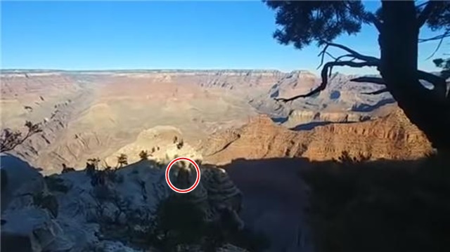 미국 애리조나주 그랜드캐니언에 관광을 갖다가 추락사를 당한 25세 청년 박준혁 씨의 안타까운 사연을 놓고 국가의 지원 여부에 대한 갑론을박이 펼쳐지고 있다. /유튜브 갈무리