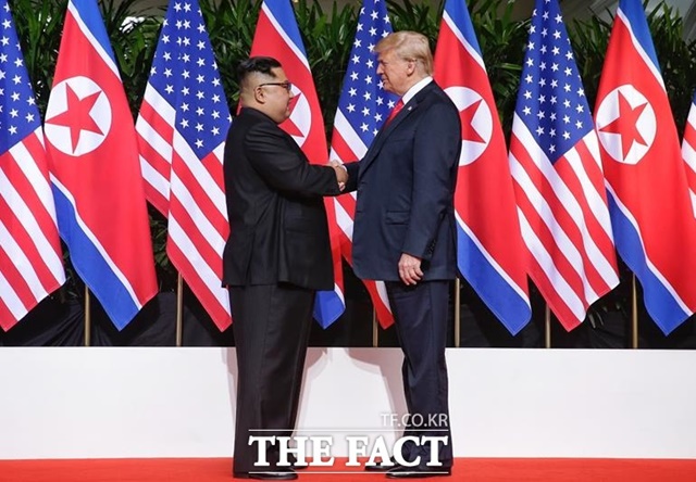 도널드 트럼프 미국 대통령과 김정은 북한 국무위원장은 2월 말 베트남에서 제2차 정상회담을 가질 것으로 전망된다. / 더팩트DB