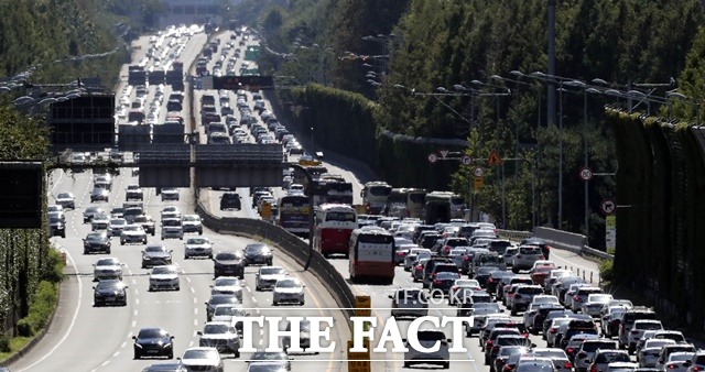 서울 경부고속도로 반포 IC 인근 모습. /뉴시스