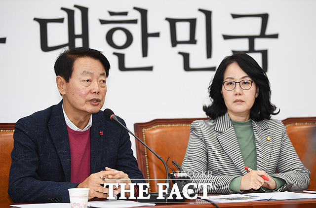 한국당 상임전국위원장과 전당대회 의장을 겸직하고 있는 한선교 의원은 28일 황교안 전 국무총리의 출마 자격이 있는 것으로 판단된다고 했다. /배정한 기자