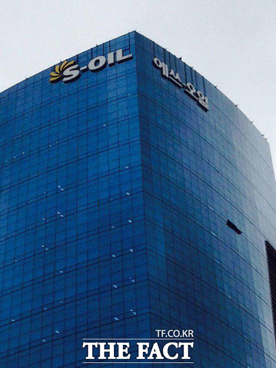 NH투자증권은 29일 에쓰오일이 올 1분기부터 실적 반등할 것이라며 투자의견 매수를 유지했다. /더팩트 DB