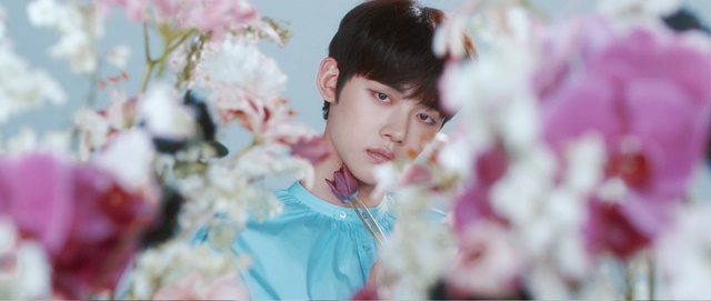 투모로우바이투게더의 퀘스처닝 필름 속 모습. /빅히트엔터테인먼트 제공