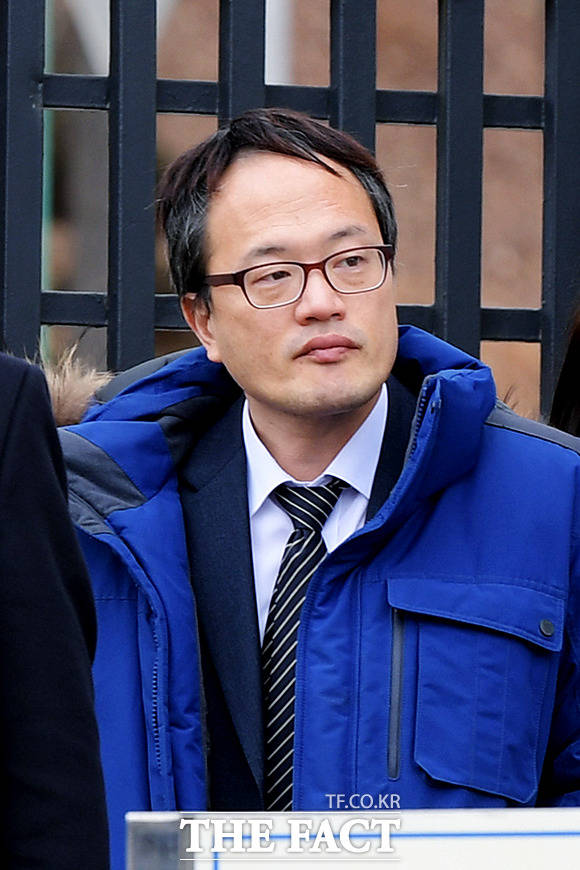김경수 지사 접견을 위해 구치소를 찾은 박주민 더불어민주당 의원