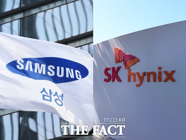 8일 코스피가 2170선까지 추락한 가운데, 반도체 대장주인 삼성전자와 SK하이닉스는 3~4%대 하락하며 약세를 기록했다. /더팩트 DB