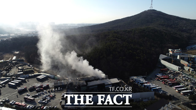 서울에서도 보이는 검은 연기의 정체
