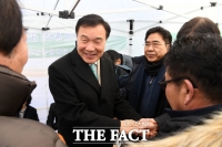 [TF포토] 5·18 농성 천막 찾은 손학규