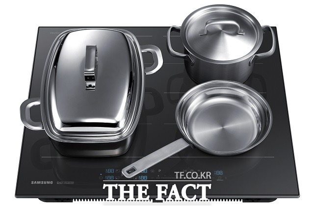 셰프컬렉션 인덕션은 국내 최초로 1개 화구를 최대 4분할해서 사용 가능한 콰트로 플렉스존이 적용돼 조리 도구의 크기와 형태에 상관없이 여러 가지 요리를 동시에 할 수 있다.