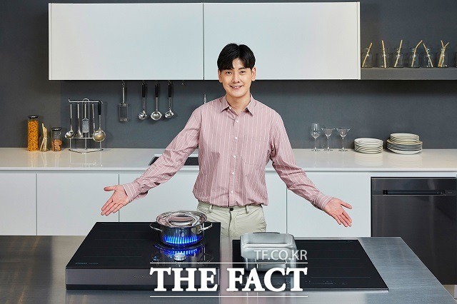 삼성전자가 국내 최고 수준인 최대 6800W의 강력한 화력을 구현하는 2019년형 전기레인지 인덕션을 출시한다고 13일 밝혔다. /삼성전자 제공