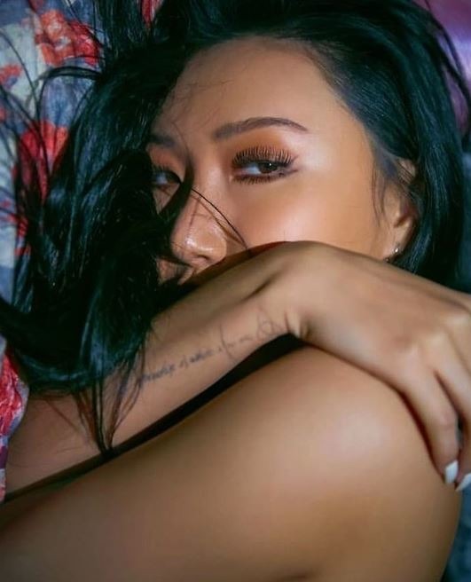 화사의 다채로운 매력을 담은 멍청이. 화사는 이번 앨범에 작곡과 작사를 공동으로 참여하며 남다른 애정을 드러냈다. /RBW 제공