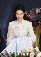  [TF움짤뉴스] '봄의 요정인 줄'...고아라, '천사룩' 눈길