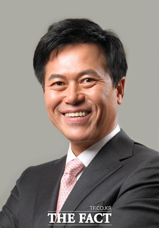 박정호 SK텔레콤 사장이 오는 25일 스페인 바르셀로나에서 열리는 MWC19 개막 전날 한국을 대표해 세계통신사업자연합회 보드미팅에 참석한다. /SK텔레콤 제공